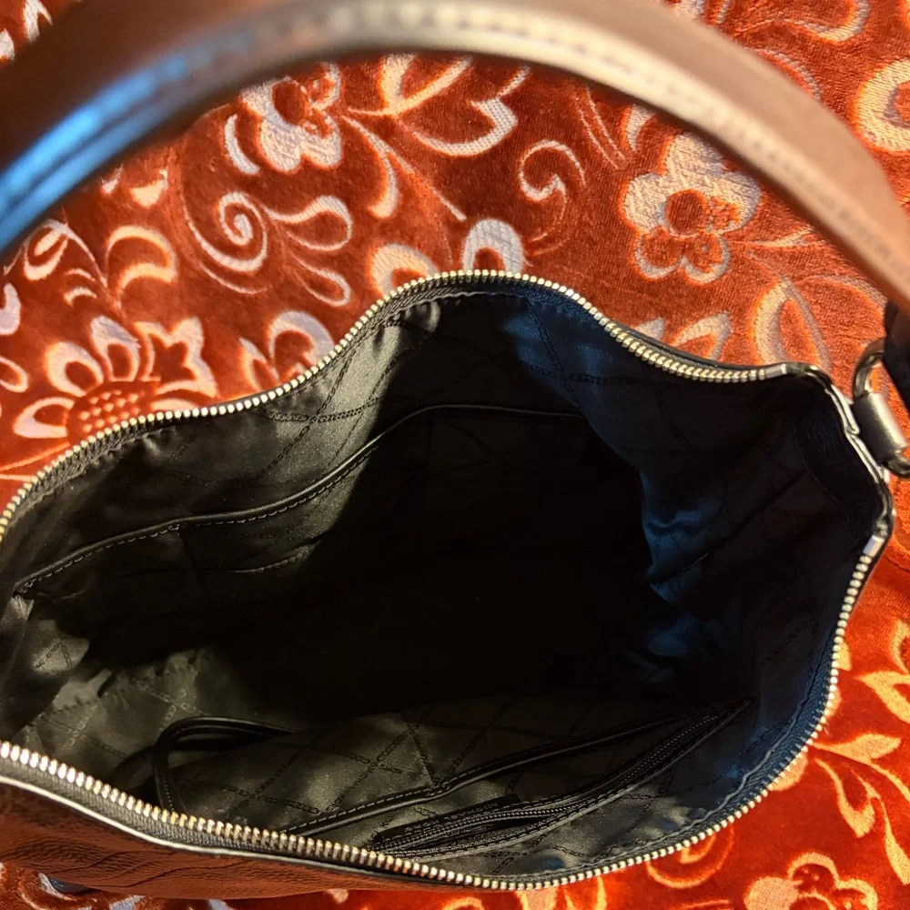 Michael Kors Black Leather Women's Shoulder Bag